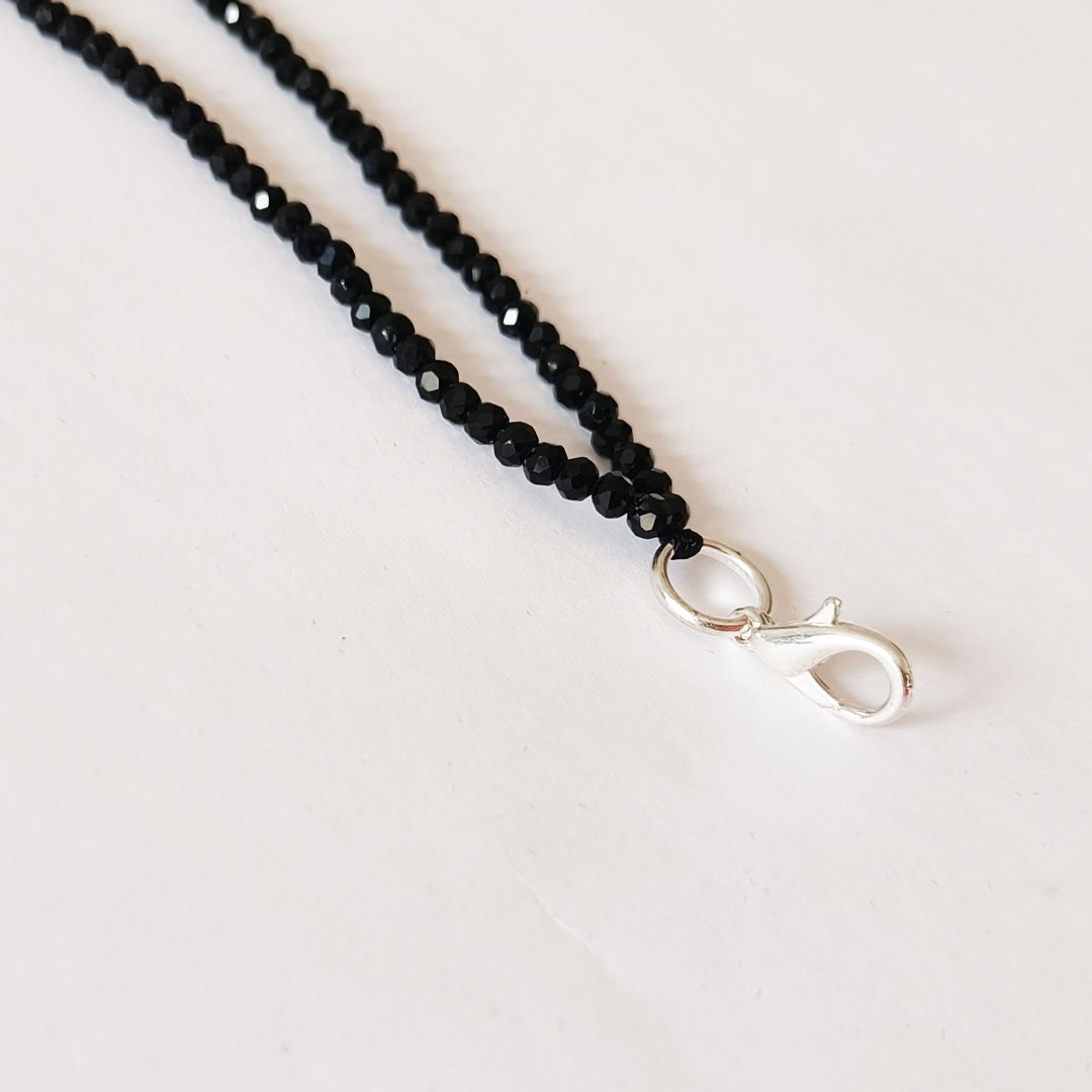 COLLAR NEGRO PLATEADO DE CRISTAL INTERCAMBIABLE