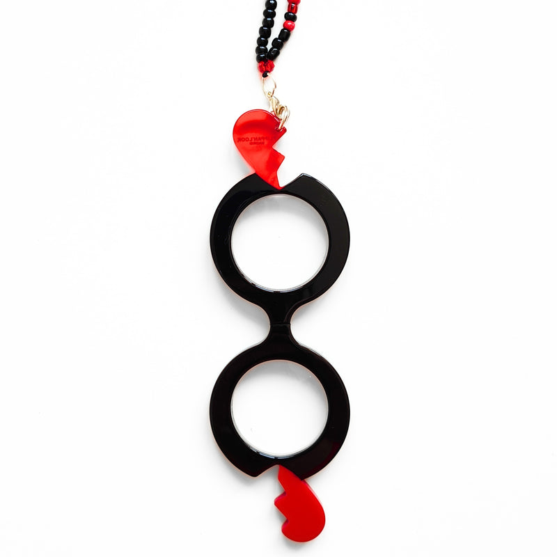 COLGANTE-GAFAS CORAZON PARTÍO ROJO - EDICIÓN 15 AÑOS