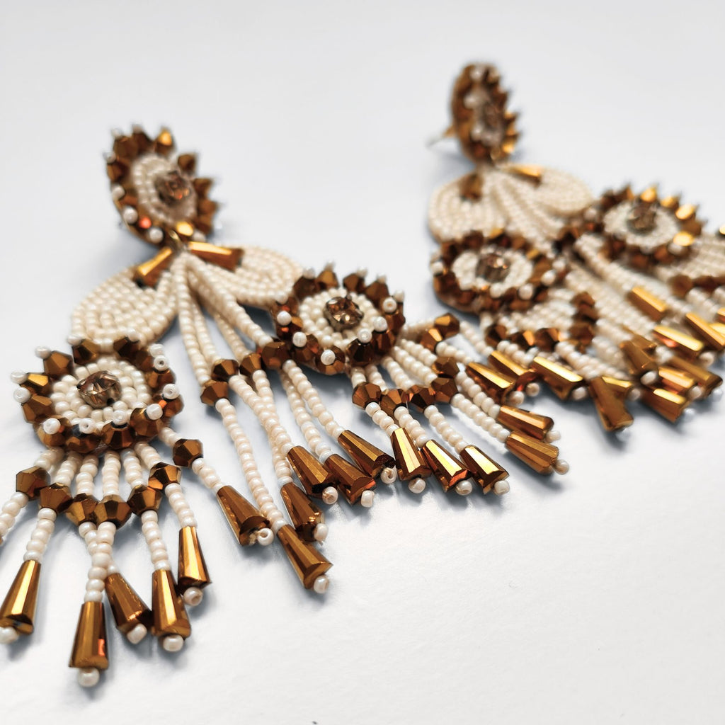 FRIDA BEIGE AND GOLD EARRINGS
