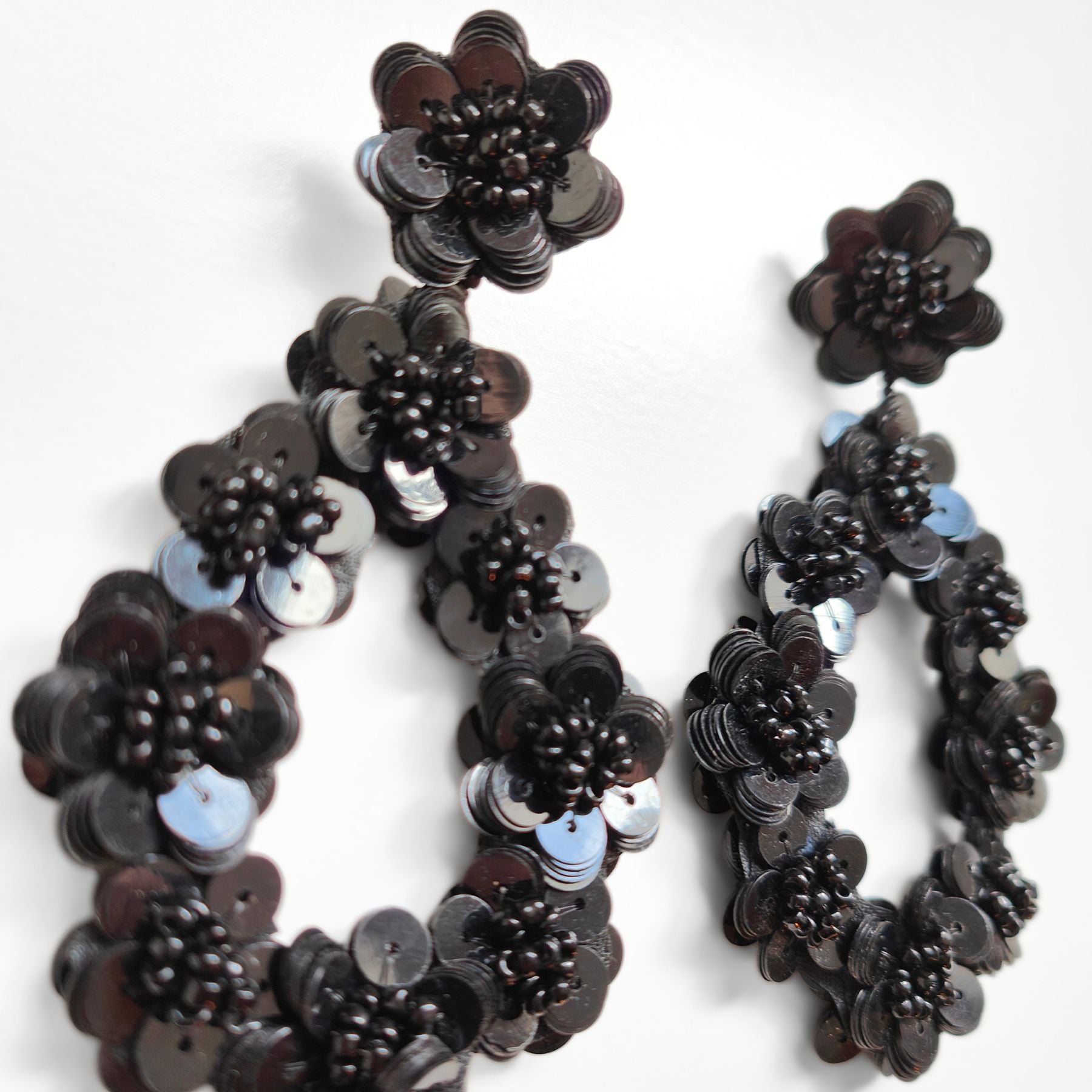 GOYA BLACK EARRINGS