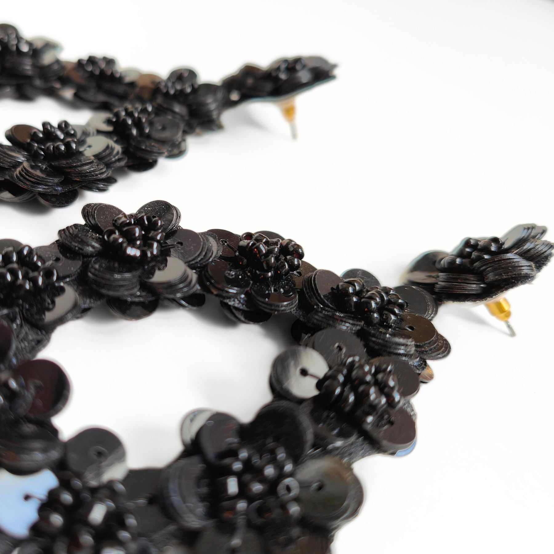 GOYA BLACK EARRINGS