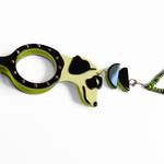 COLGANTE-GAFAS PERRO PUNK VERDE - EDICIÓN 15 AÑOS