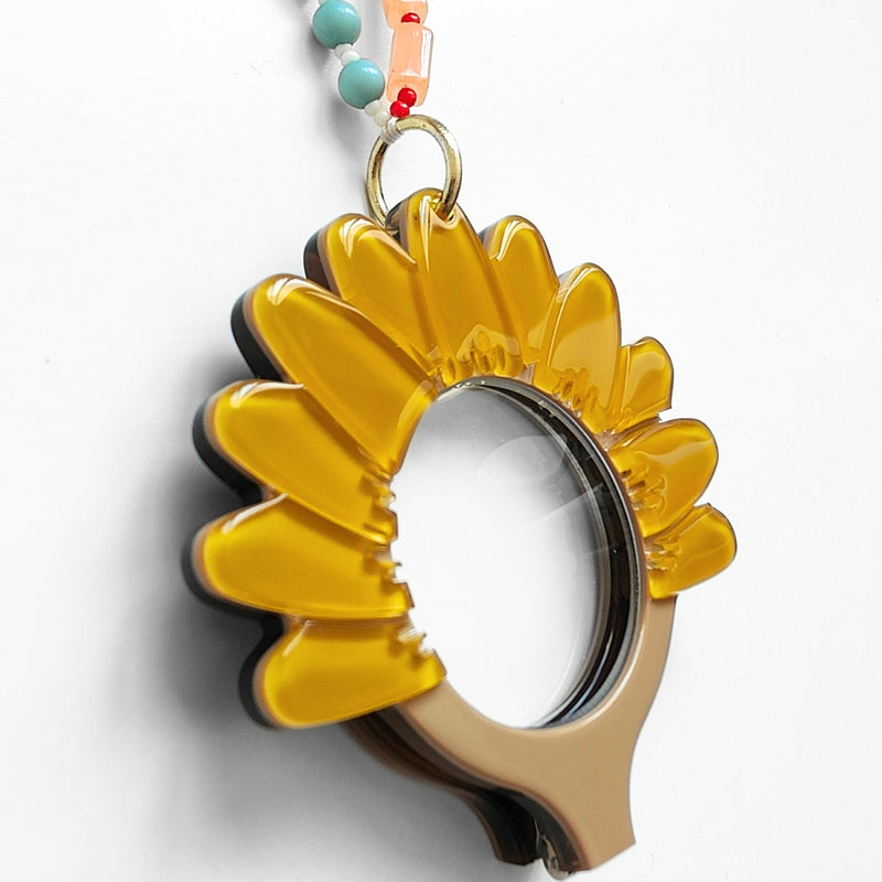 PENDANT-GLASSES MUSTARD DAISY